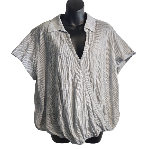 Universal Thread Blouse Wrap Front Short Sleeve Grey White Stripe To Size 1X NWT - Picture 1 of 8